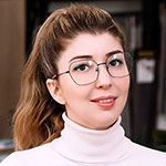 Image of a woman customer.